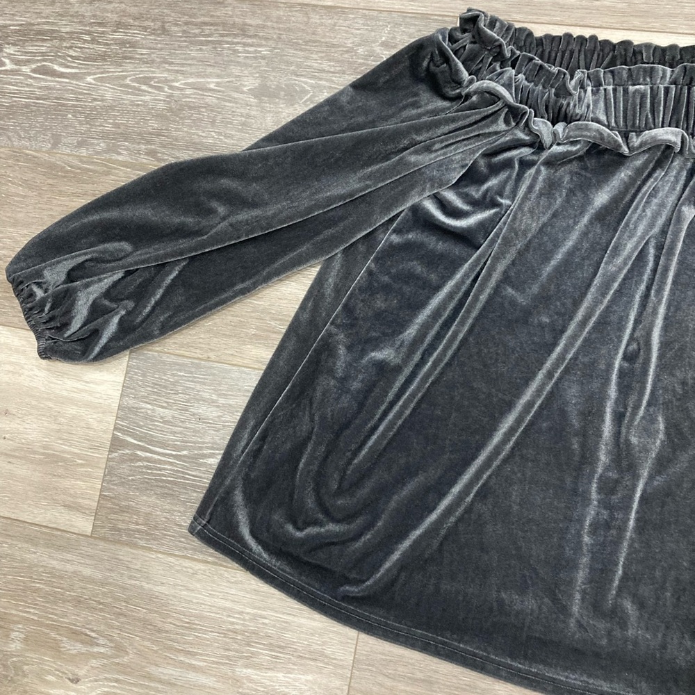 Entro Off the Shoulder Velvet Metallic Grey Top Medium - Picture 4 of 13